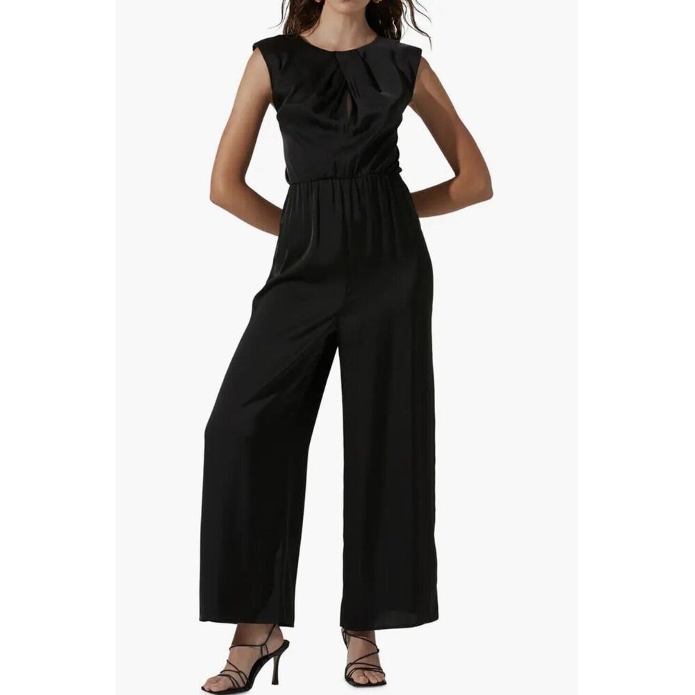 NWOT Astr The Label Womens Inverted Pleat Neck Wide Leg Jumpsuit Small Black